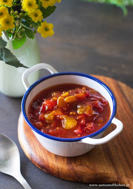 Tomato Khajoor Chutney